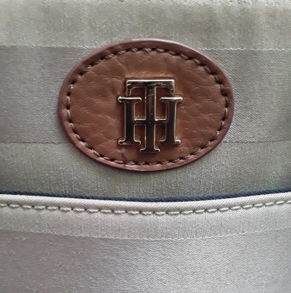 Tommy Hilfiger Purse - Picture 2 of 3
